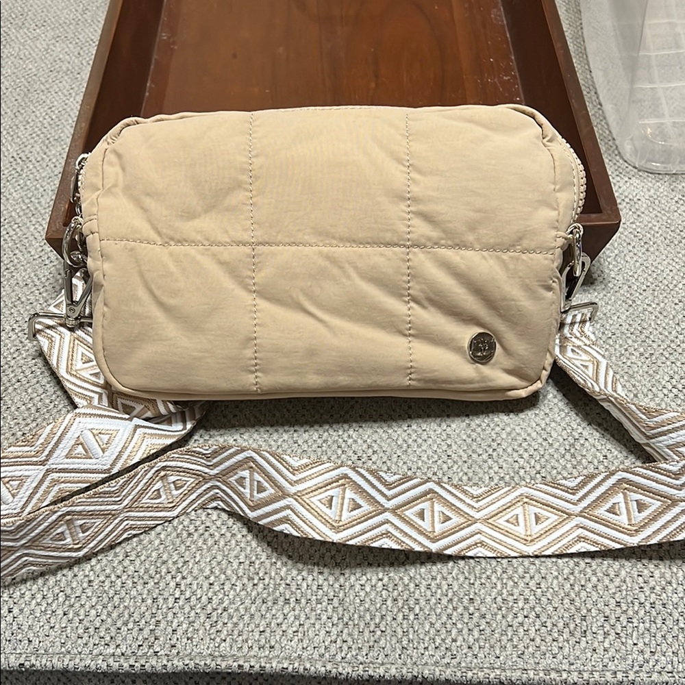 NWOT crossbody bag, tan, removable strap